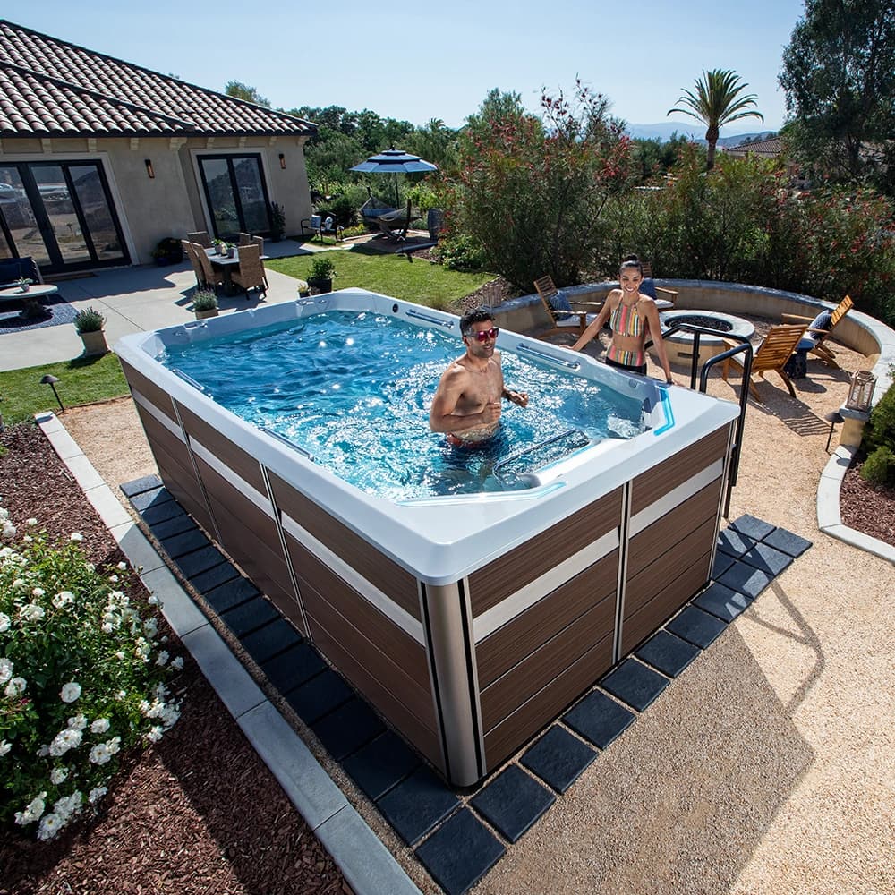 Swim Spa E550 Endless Pools® FitnessSystem
