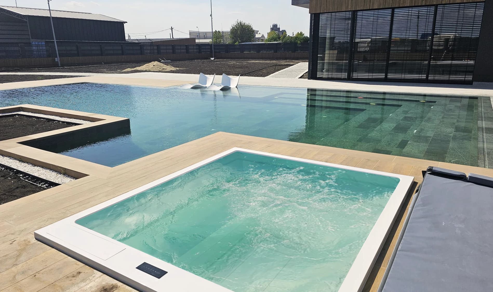 Piscină exterioară personalizată – Videle