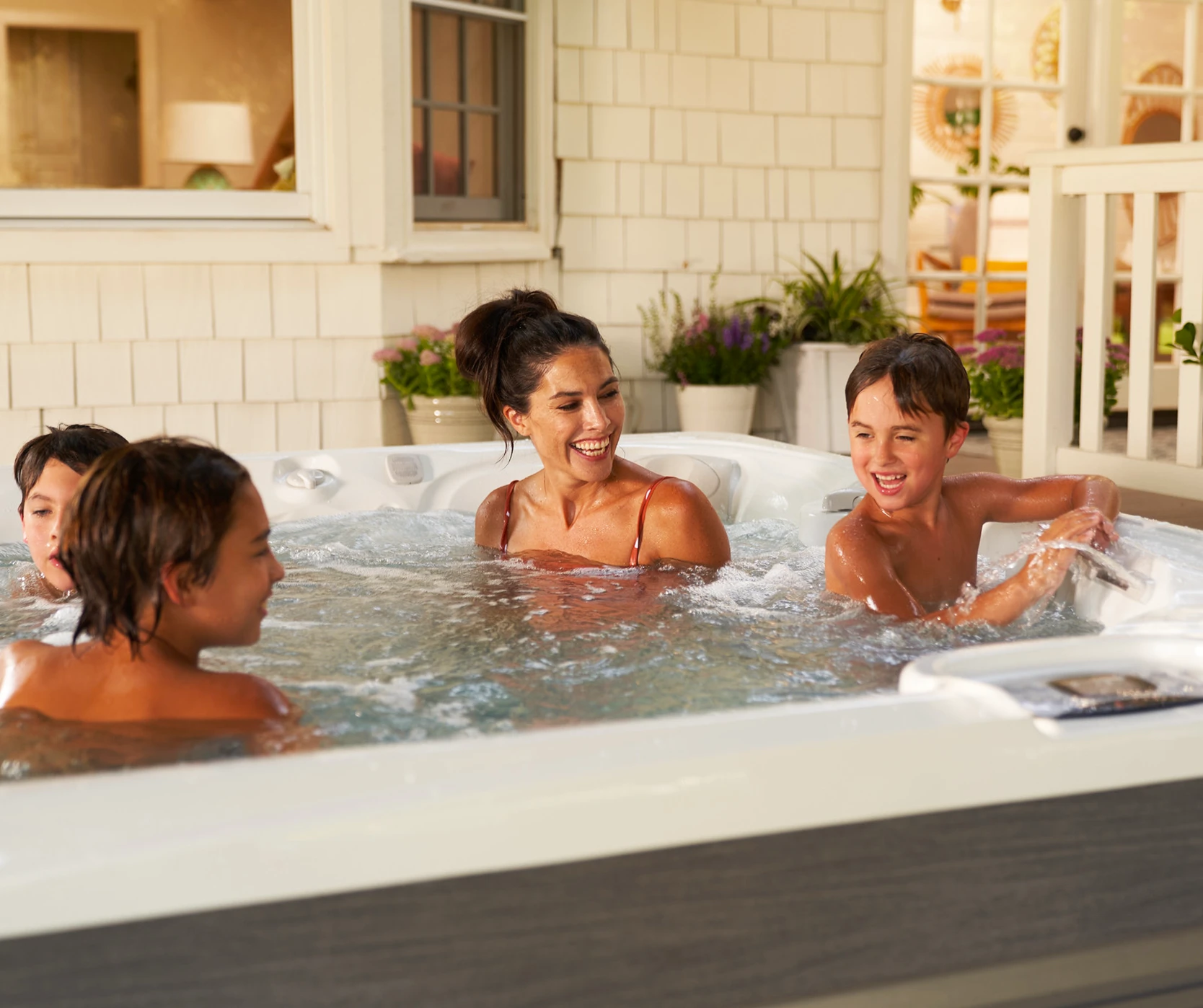 Jacuzzi de interior vs jacuzzi de exterior: avantaje, dezavantaje și sfaturi utile 5