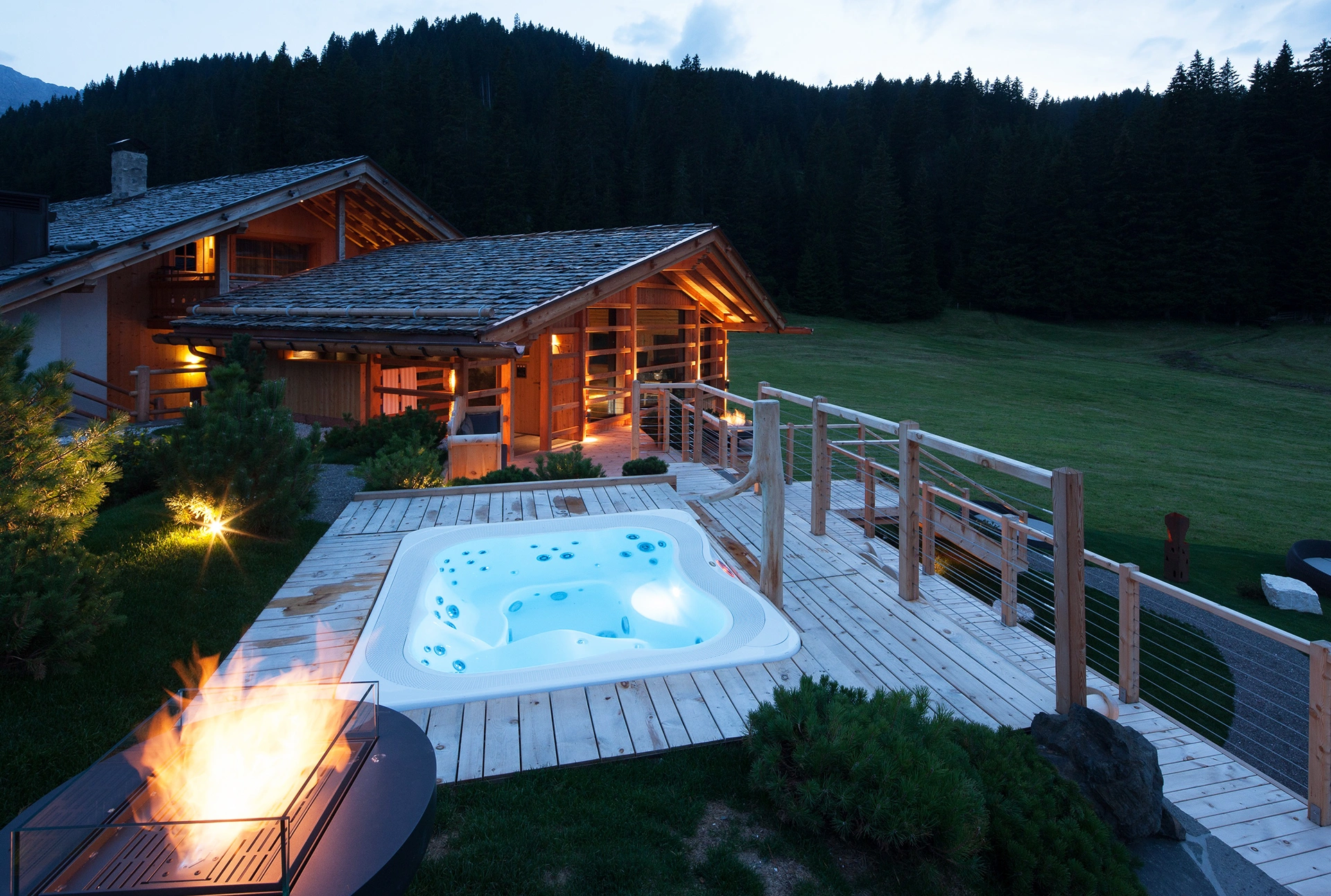Jacuzzi-ul de lux: investiția care transformă oaspeții în ambasadori ai brandului tău 1