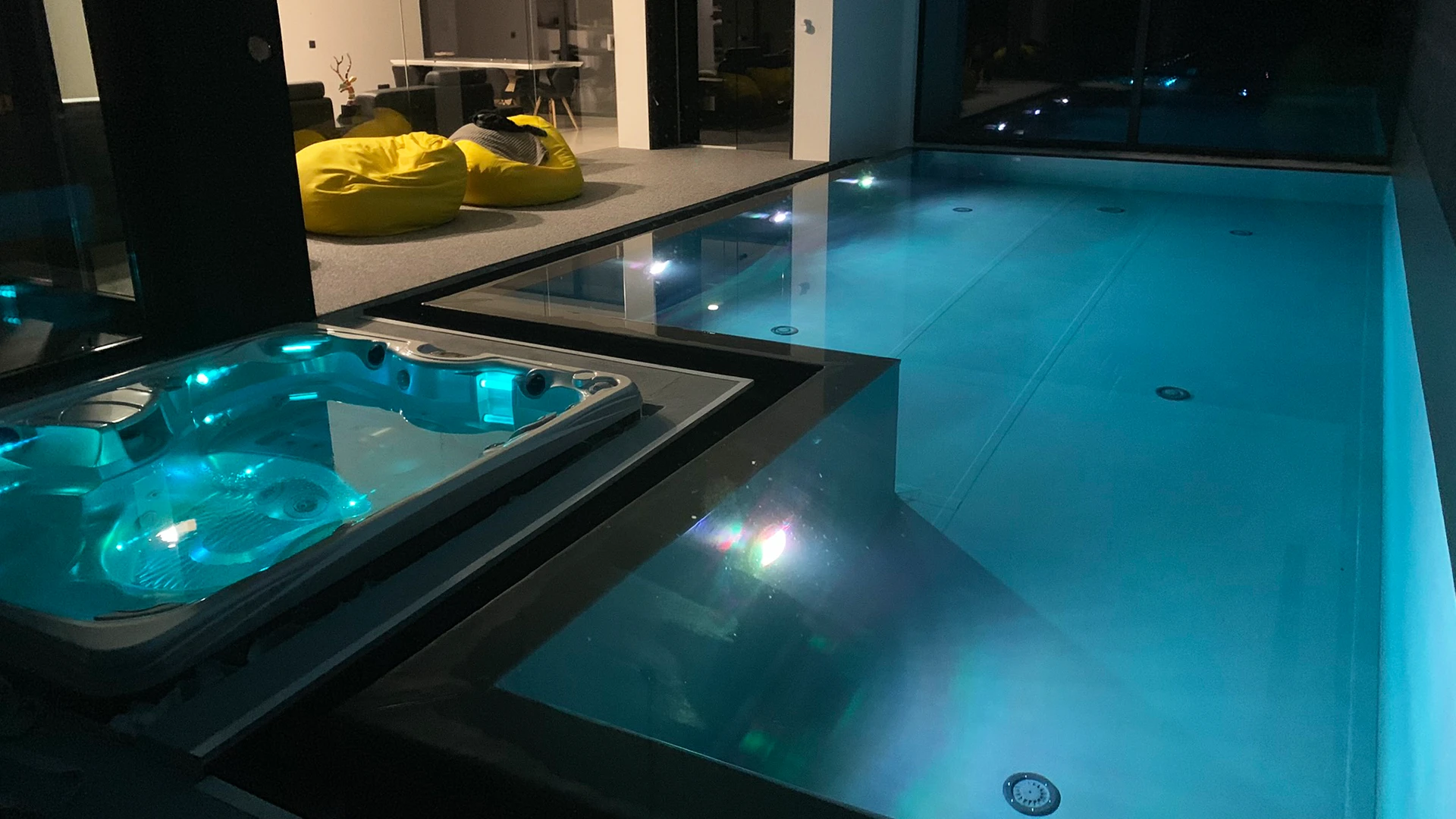 Cadă cu hidromasaj Caldera Spas® Martinique și Saună Personalizată 2