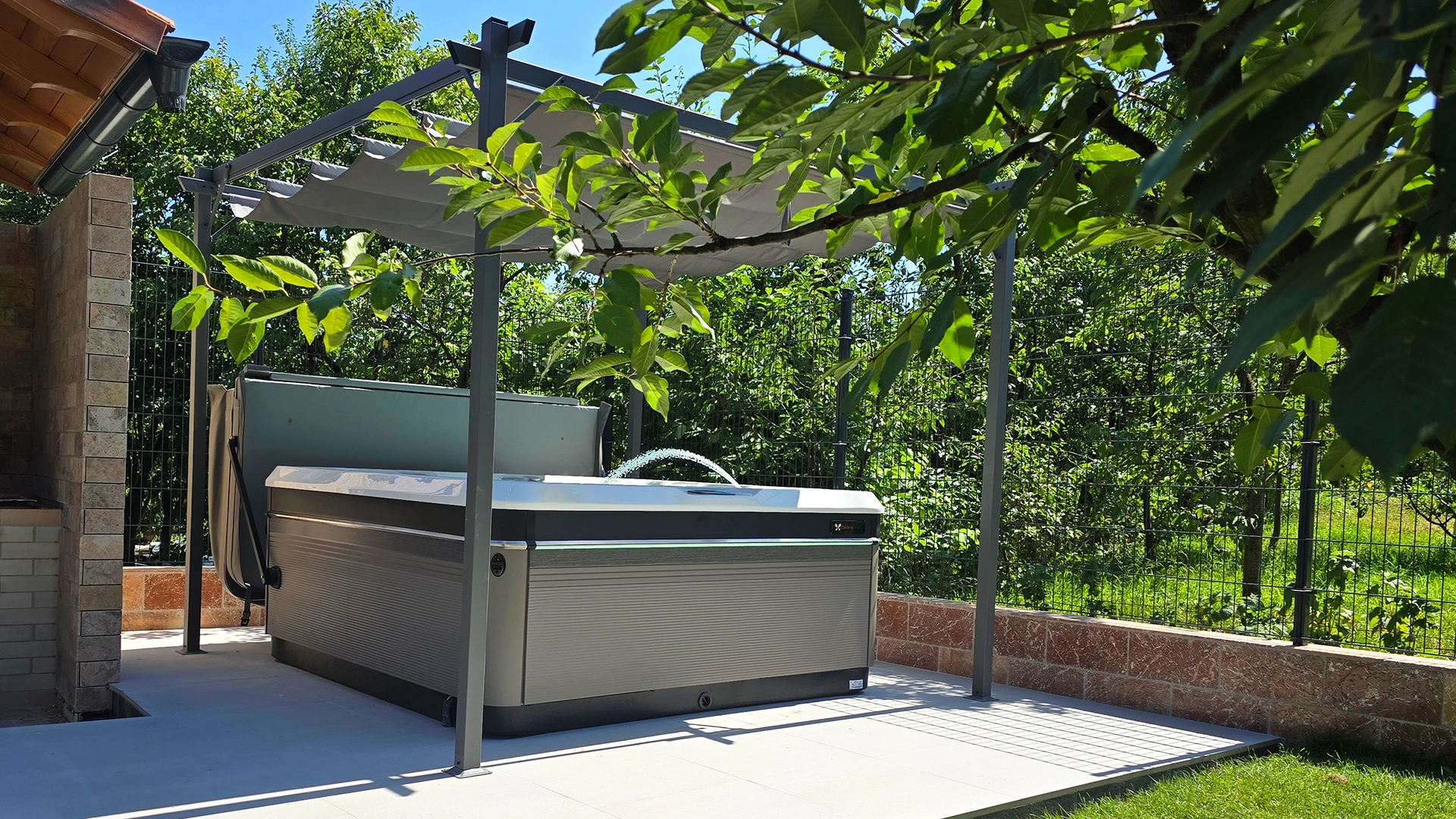 Cadă cu hidromasaj Caldera Spas® Tahitian – Proiect Hidrostyle în Reghin 1