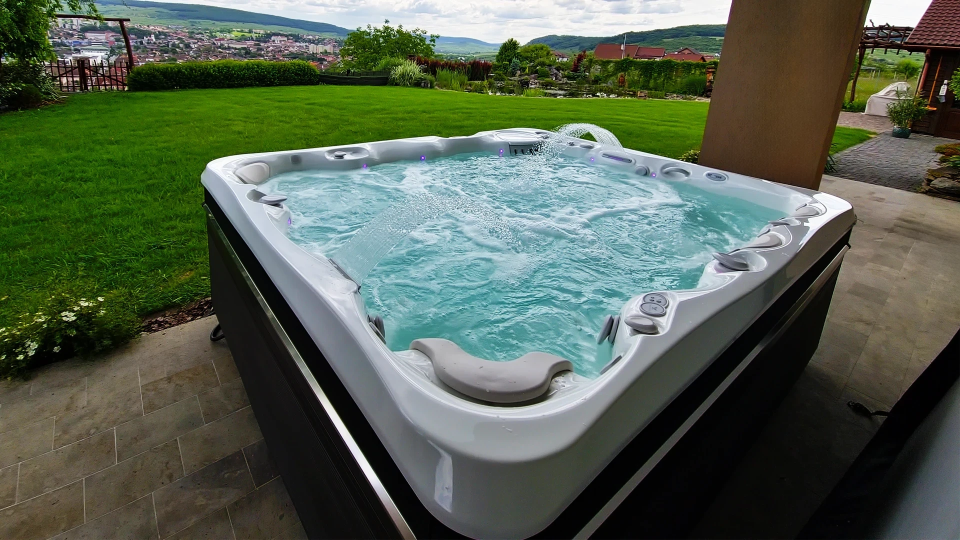 Cadă cu hidromasaj Caldera Spas® Cantabria – Harghita 2