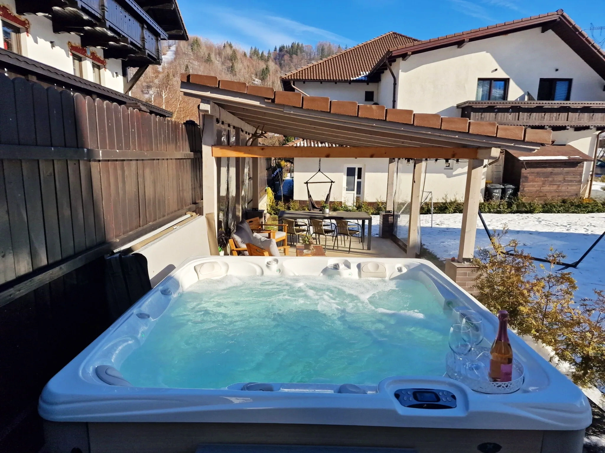 Jacuzzi de exterior Caldera Spas® Seychelles – Proiect Hidrostyle la Pensiunea Colț Viu 2