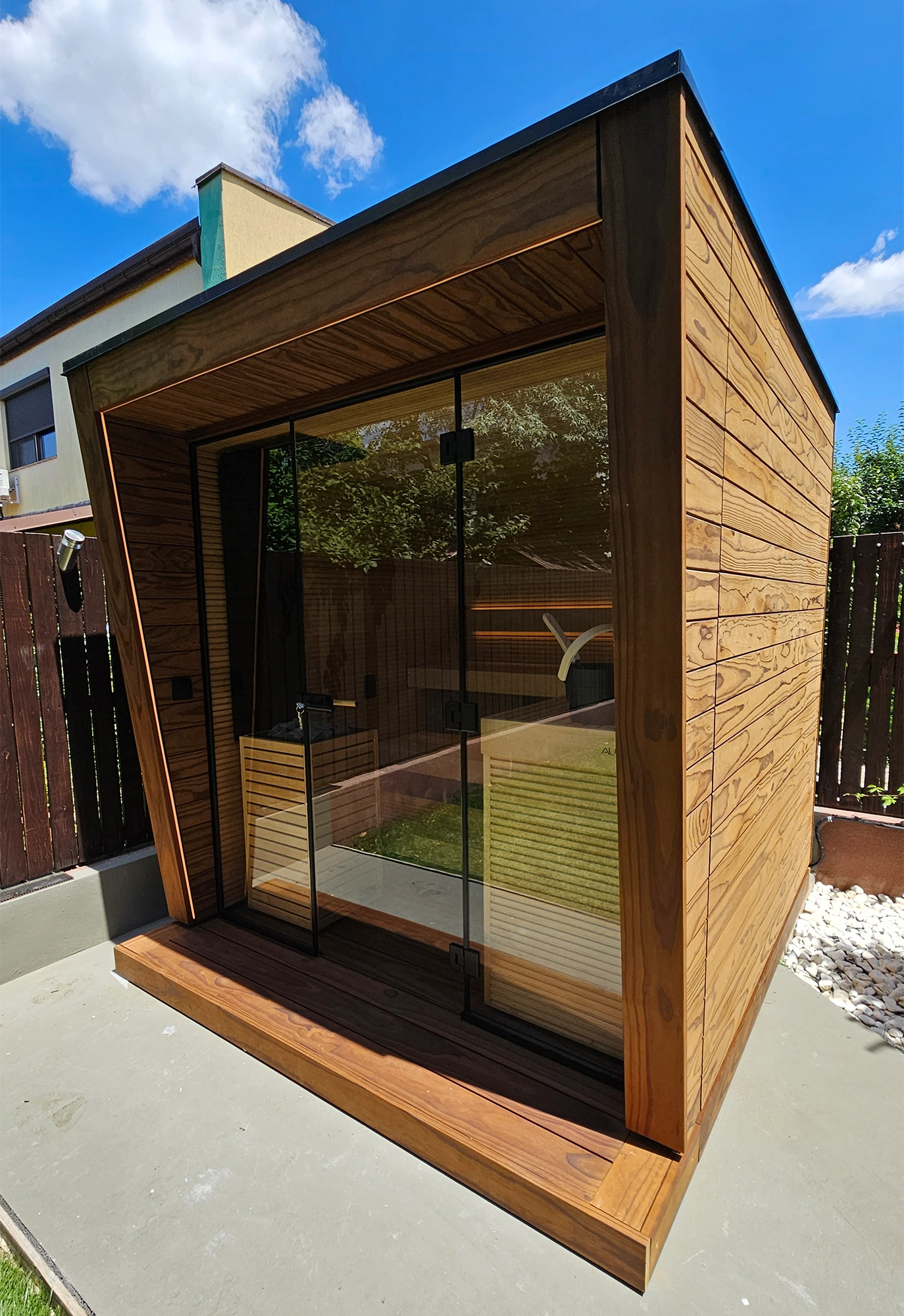 Saună de finlandeză exterior Aurea CB Ascent Auroom® – București 1