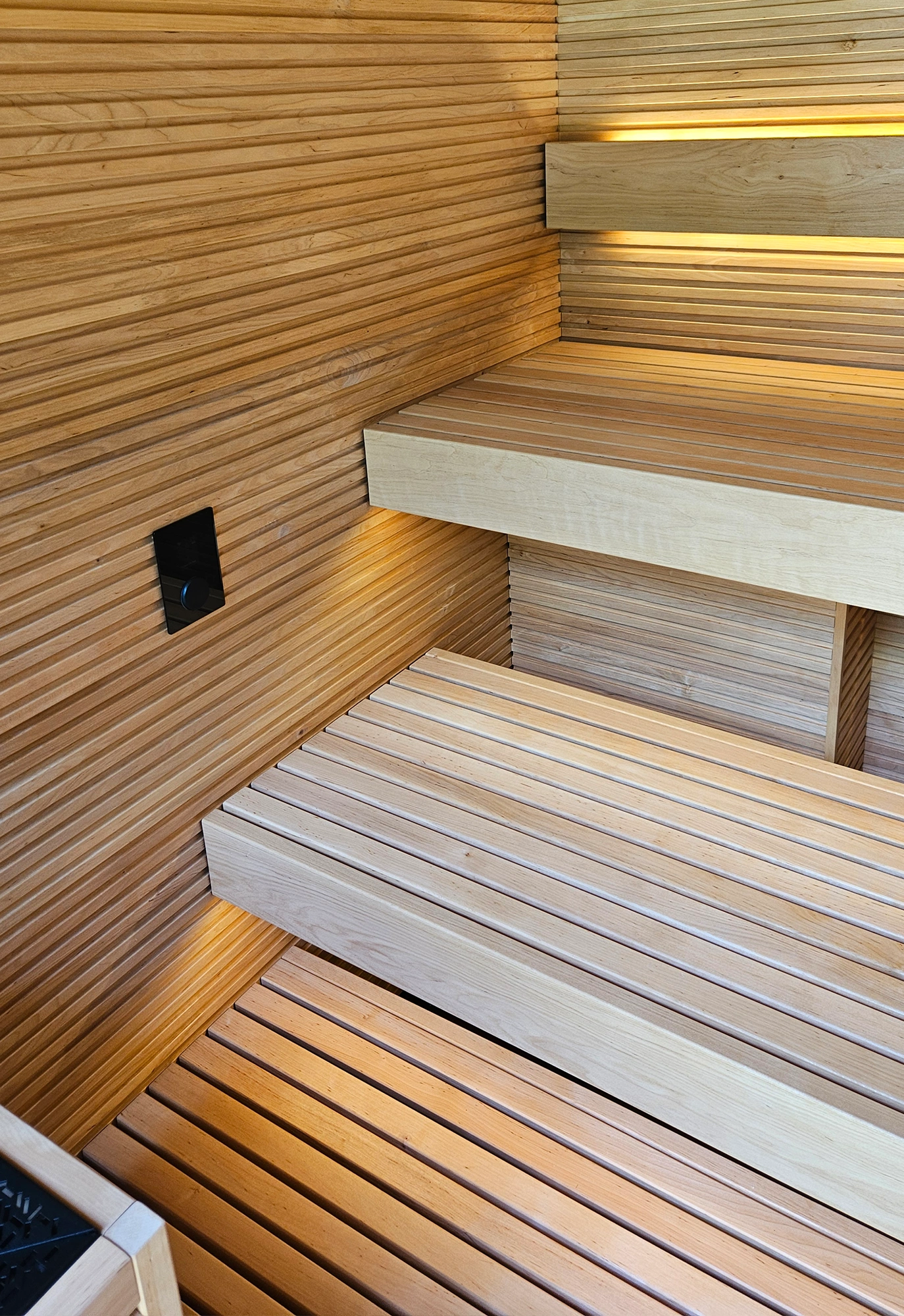 Saună de finlandeză exterior Aurea CB Ascent Auroom® – București 4